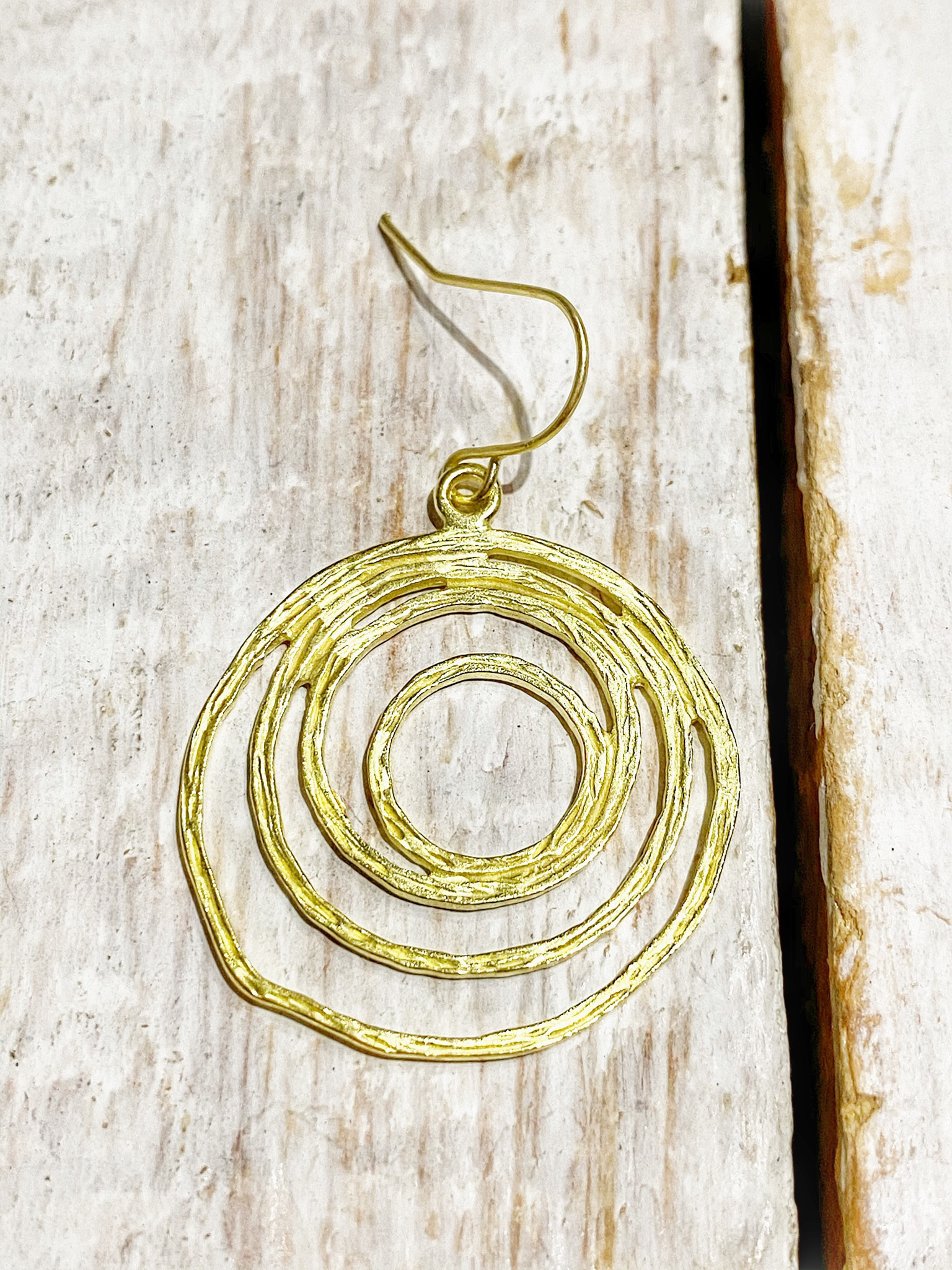 Pendientes espiral dorado