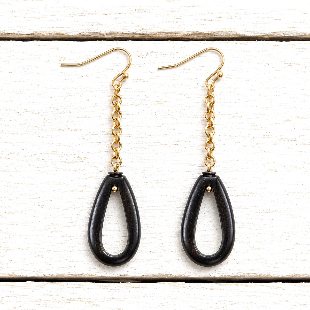 Pendientes gota cadena dorada