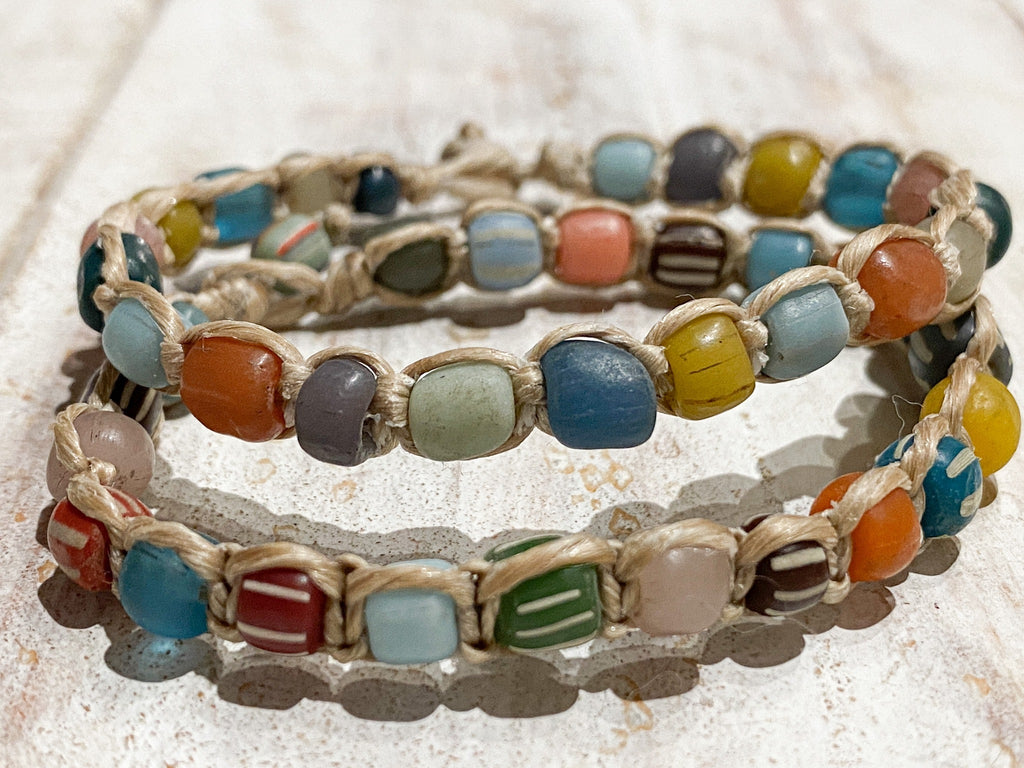 Pulsera piedras mix macramé