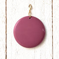 Charm redondo resina XL berenjena