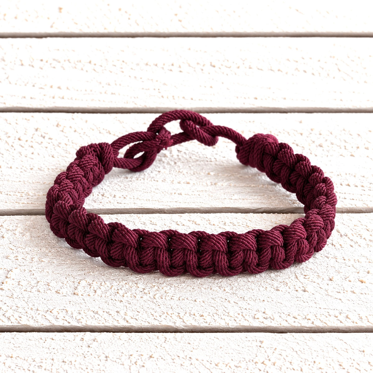 Pulsera cordón macramé granate