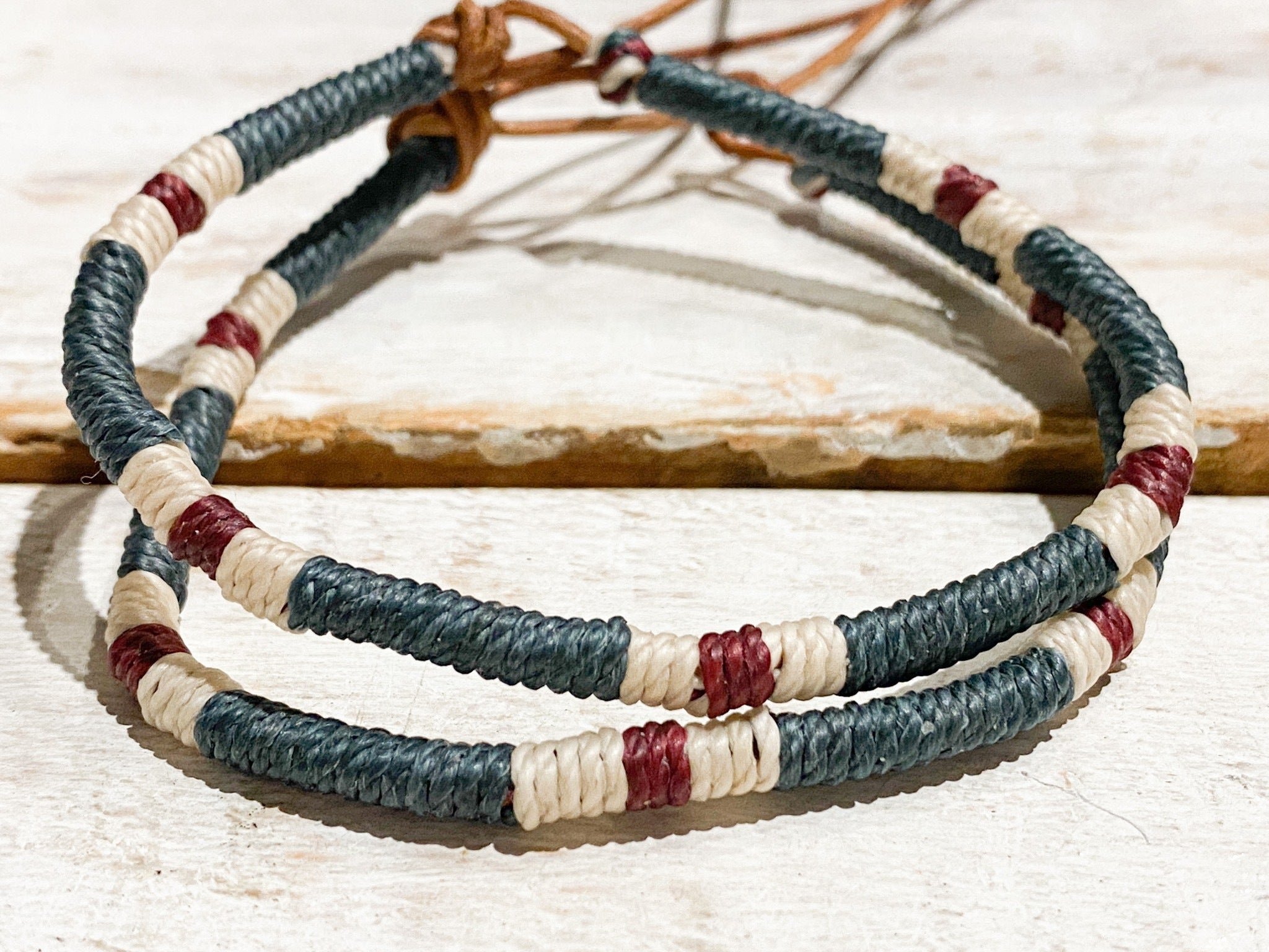 Pulsera cuero gris/granate
