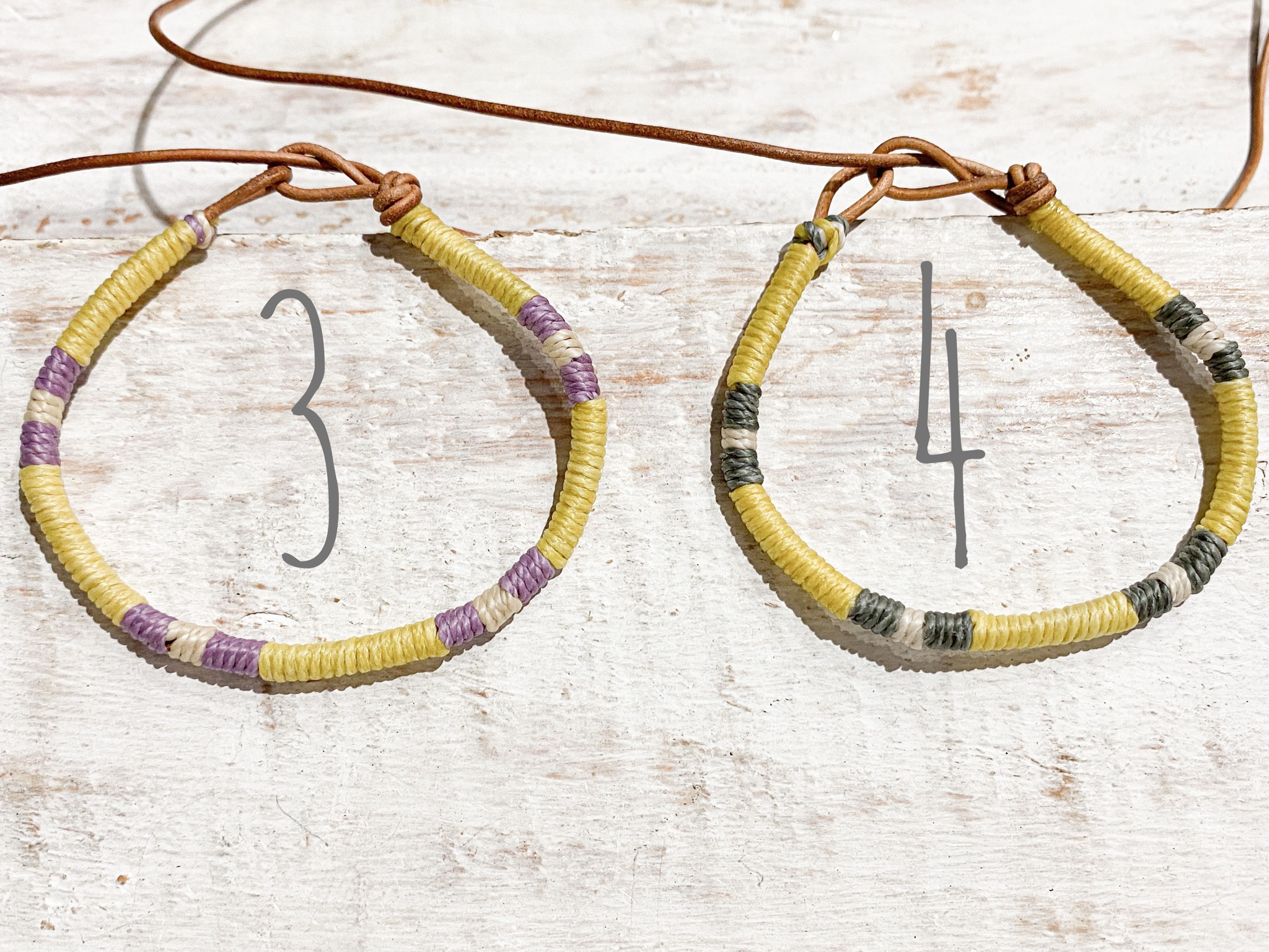Pulsera cuero amarillo