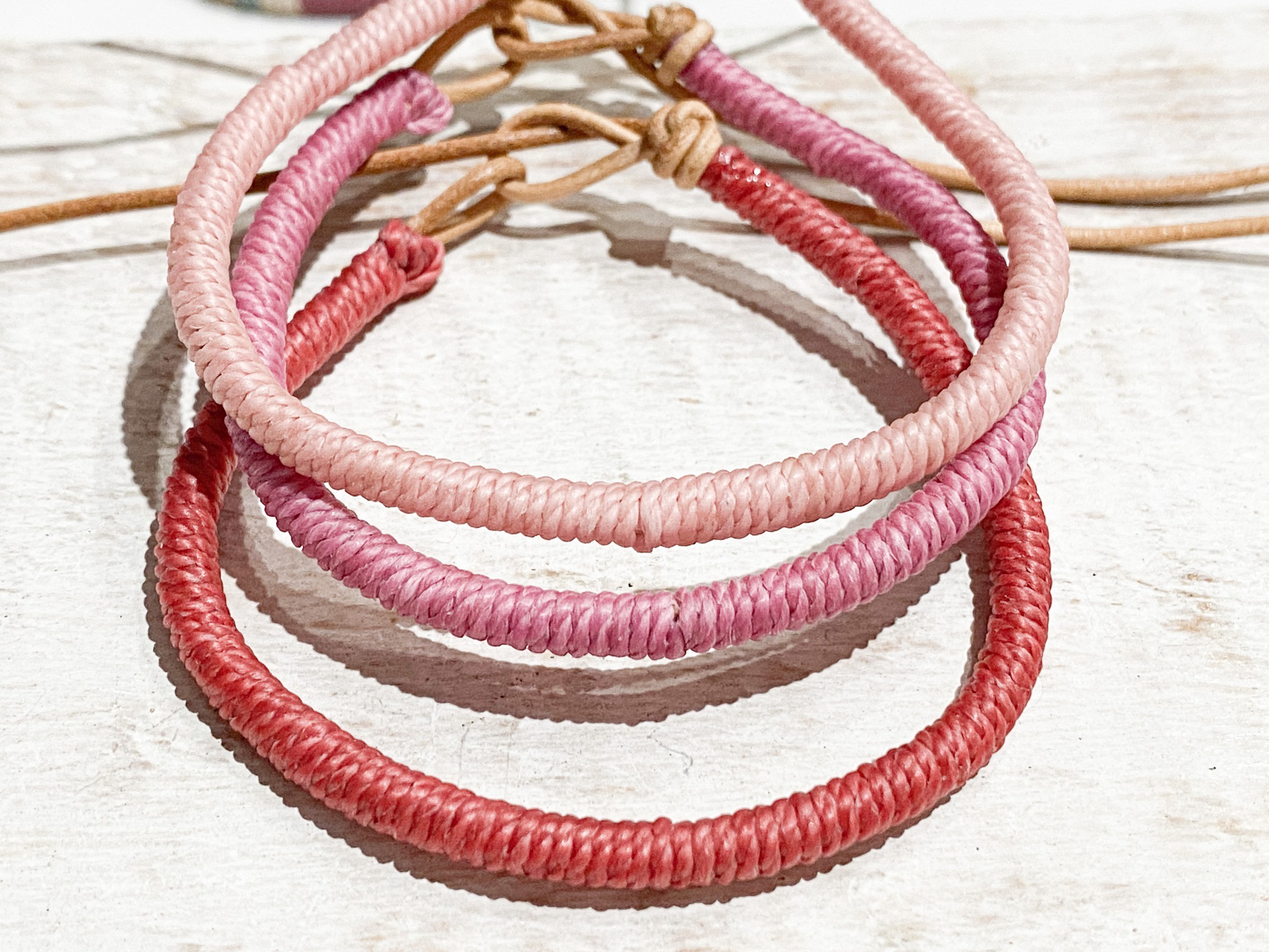 Pulsera cuero mujer rosas lisa