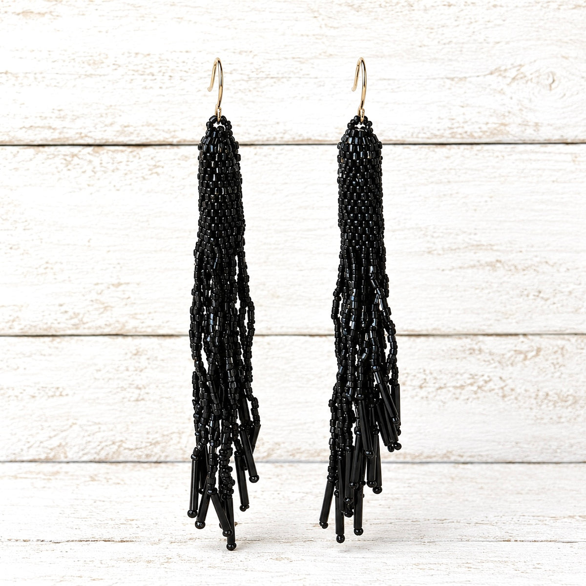 Pendientes pompón Miyuki negro