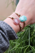 Pulsera cáñamo piedra rosa