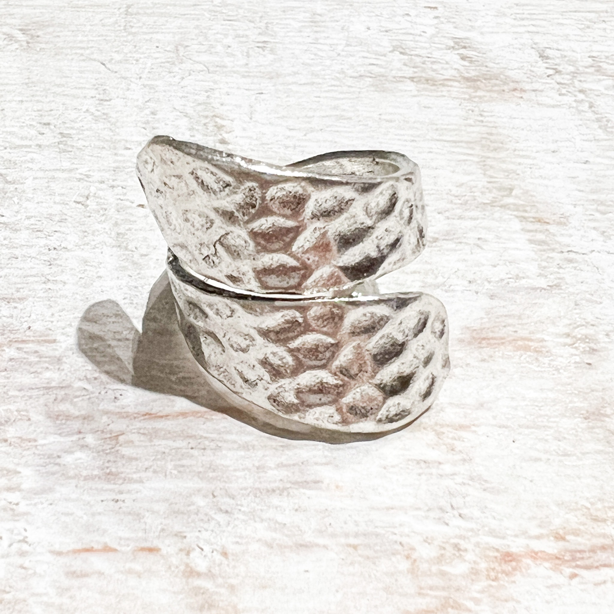 Anillo metal plateado doble