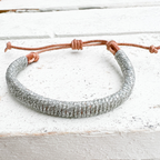 Pulsera cuero plateada
