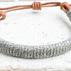 Pulsera cuero plateada