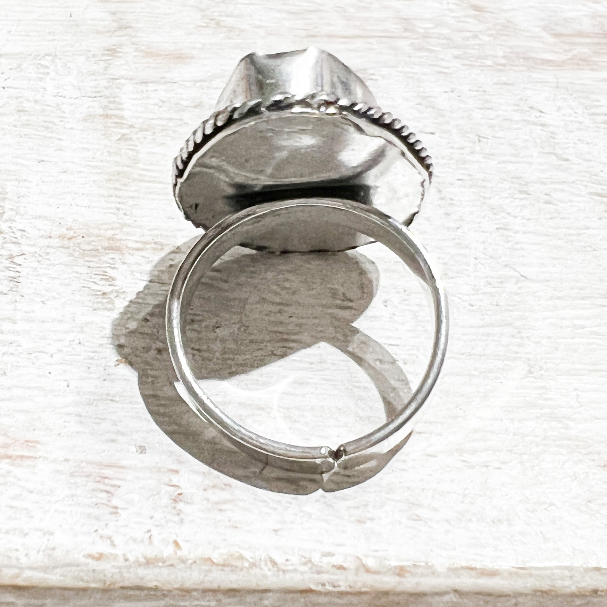 Anillo concha plateado latón