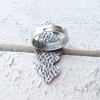 Anillo zamak plateado tribal piedra verde