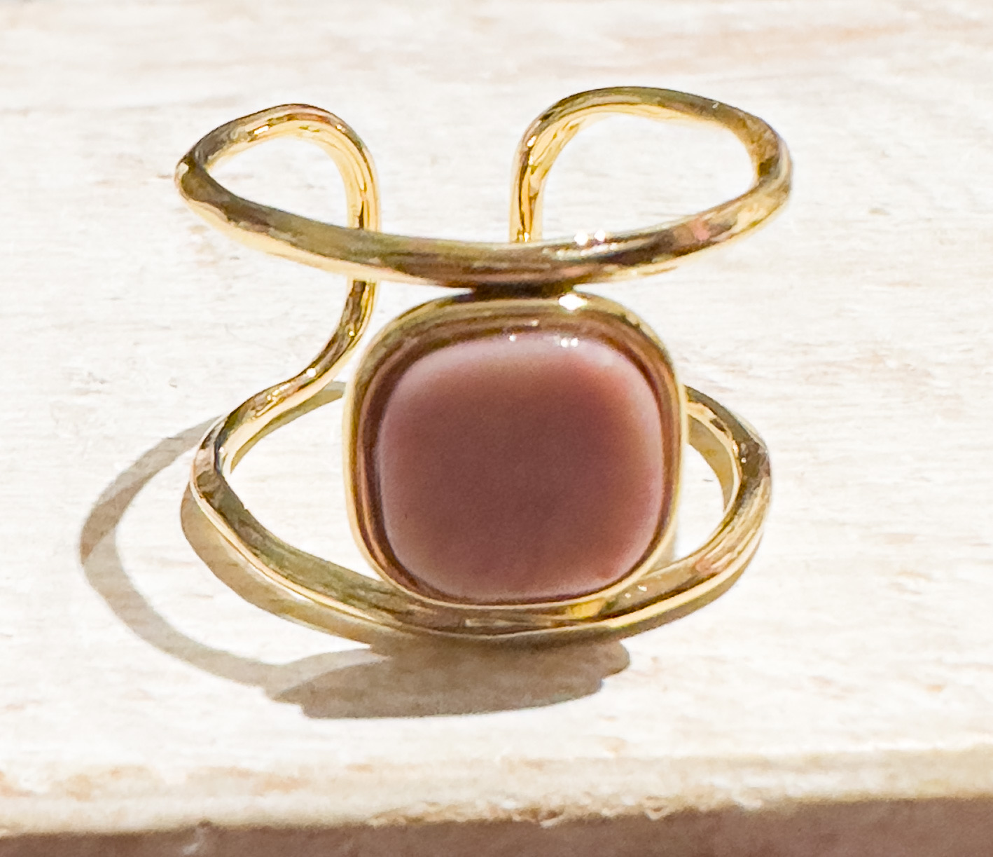 Anillo acero dorado doble rodocrosita cuadrada