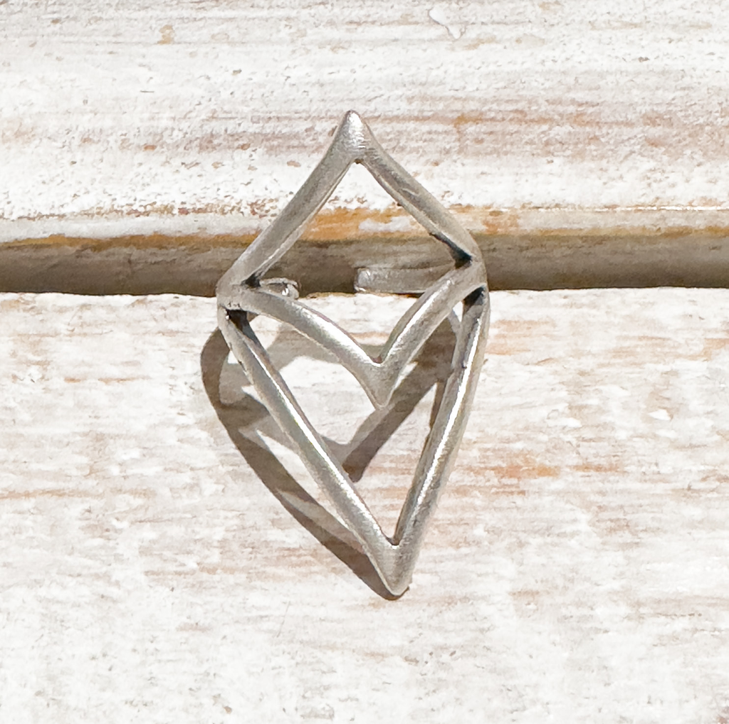 Anillo zamack plateado picos