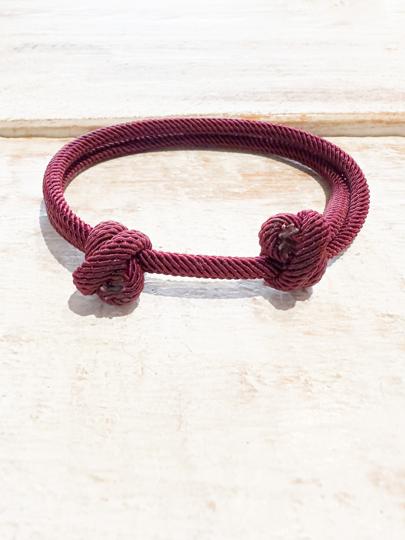 Pulsera nudos granate