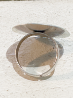 Anillo ajustable metal latón plateado esmalte verde