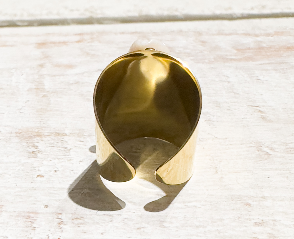 Anillo acero dorado ancho concha