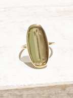 Anillo acero dorado ovalado plano