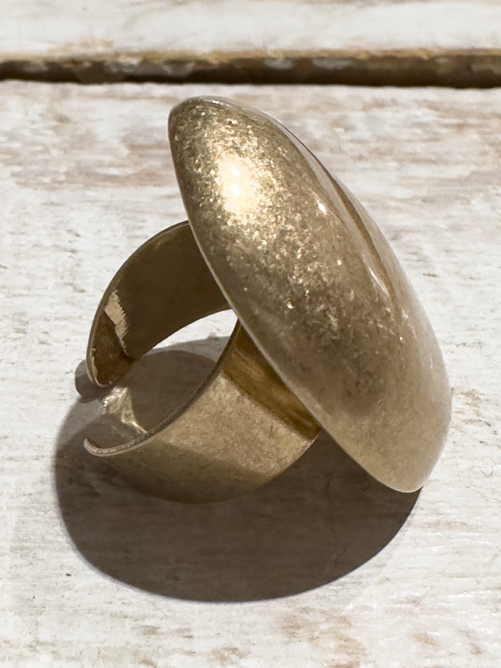 Anillo alargado metal dorado