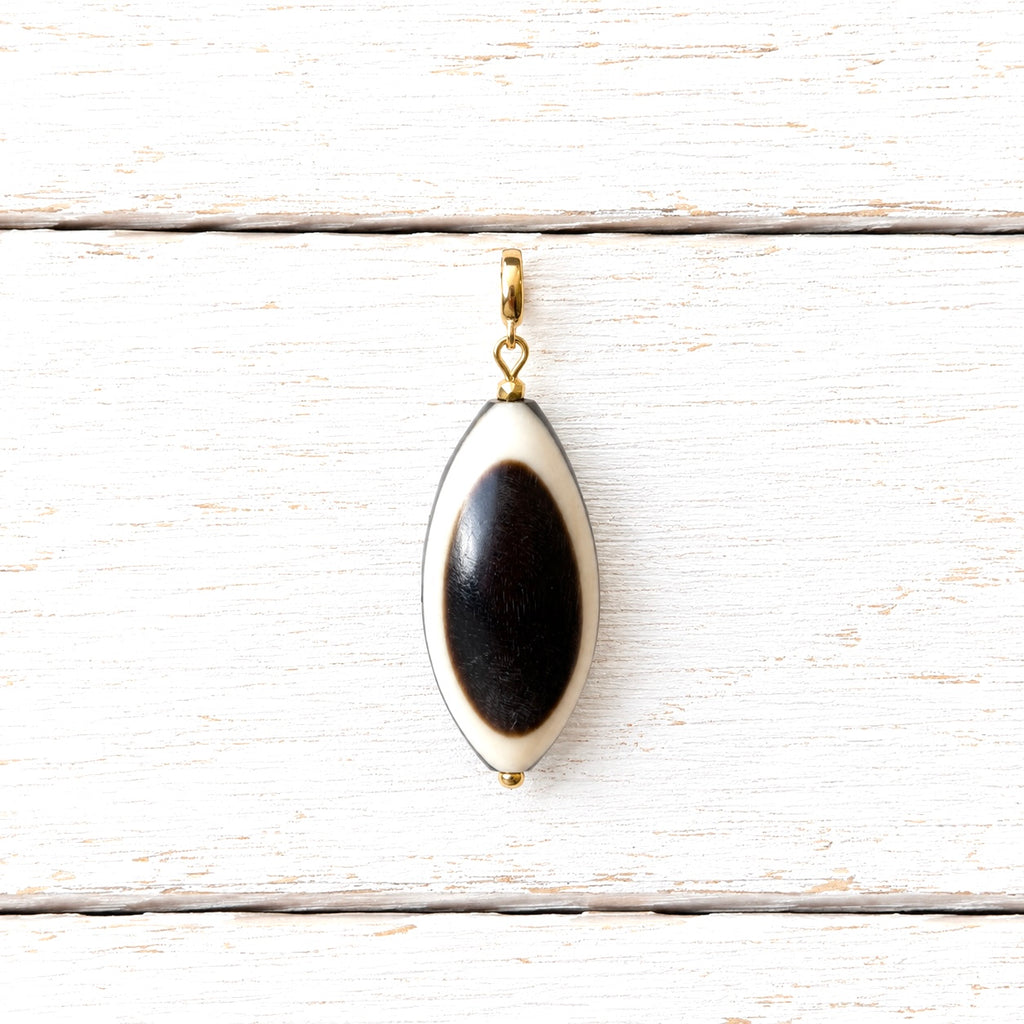 Charm oval