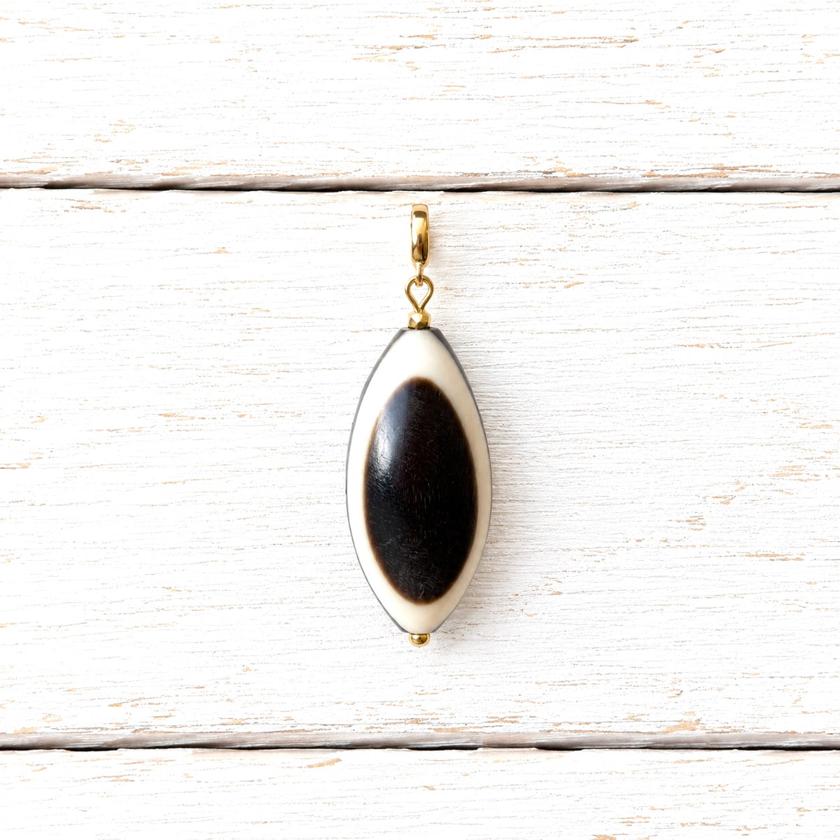 Charm oval