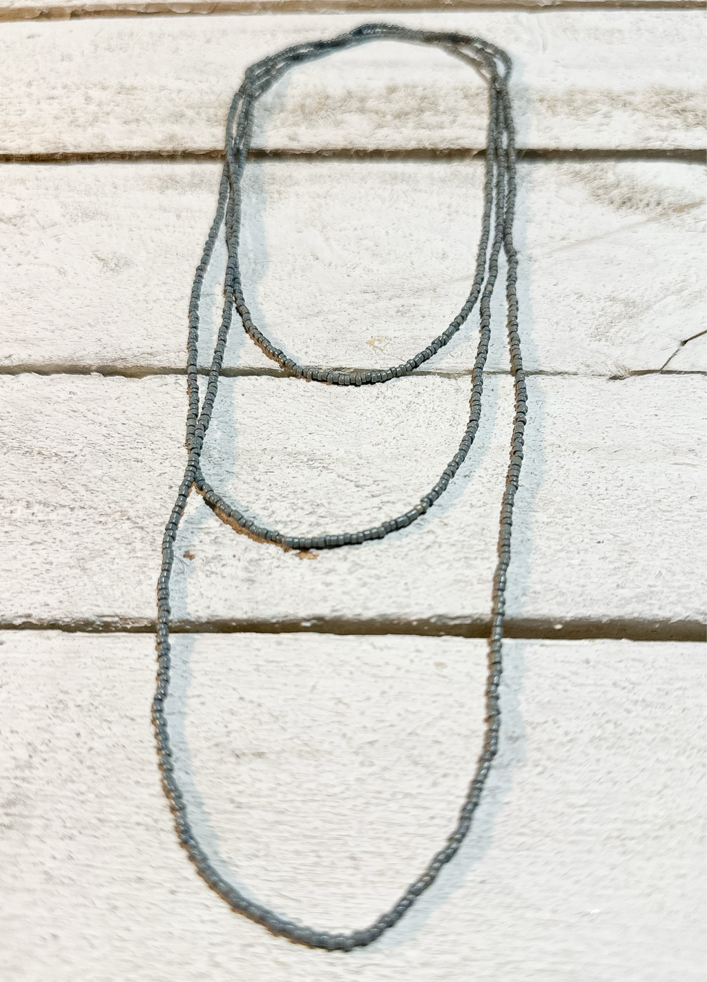 Collar miyuki mini extra largo gris
