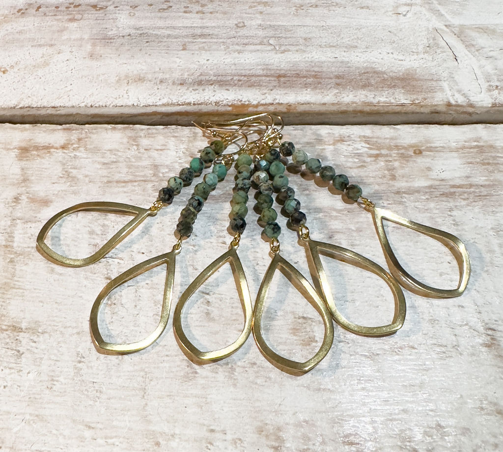 Pendientes boho gota dorada