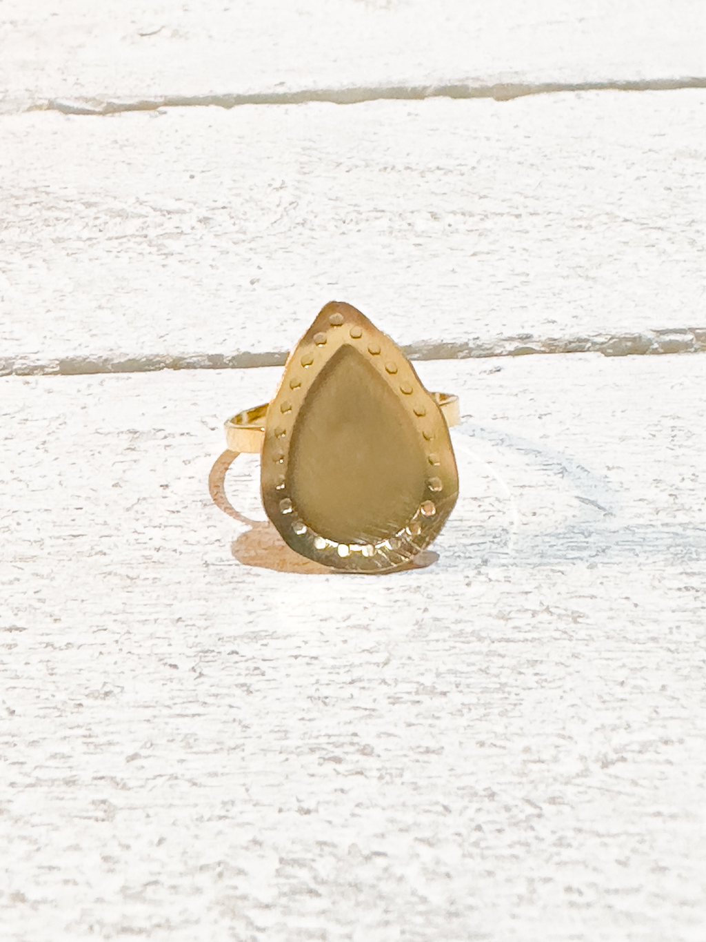 Anillo acero dorado mate gota