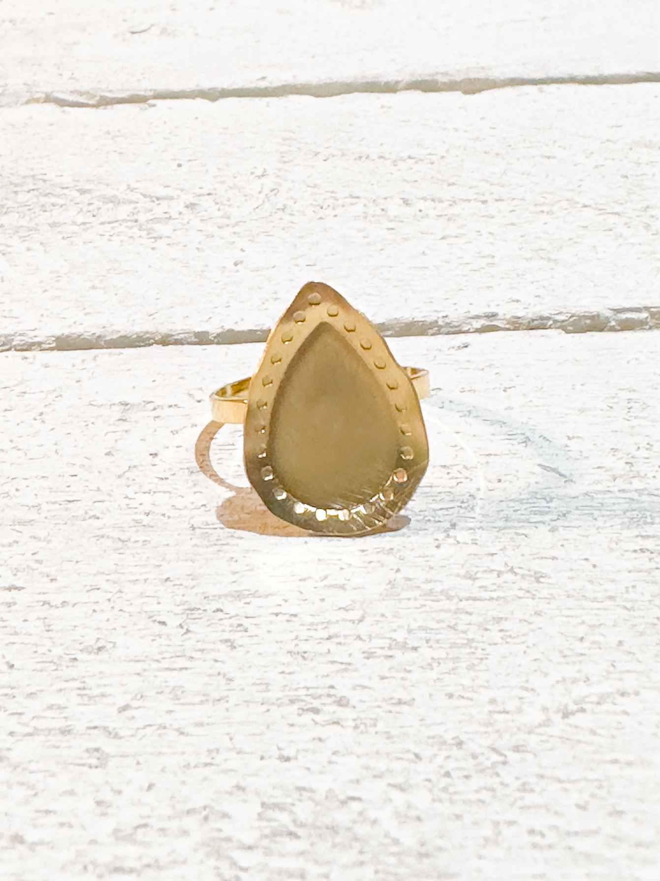 Anillo acero dorado mate gota