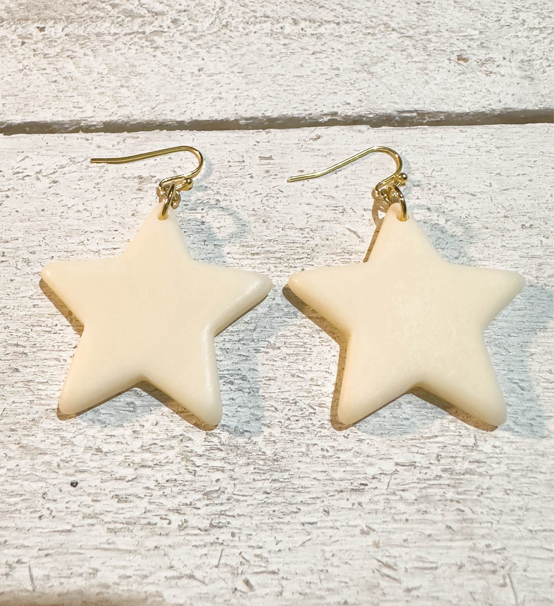 Pendientes estrella resina natural