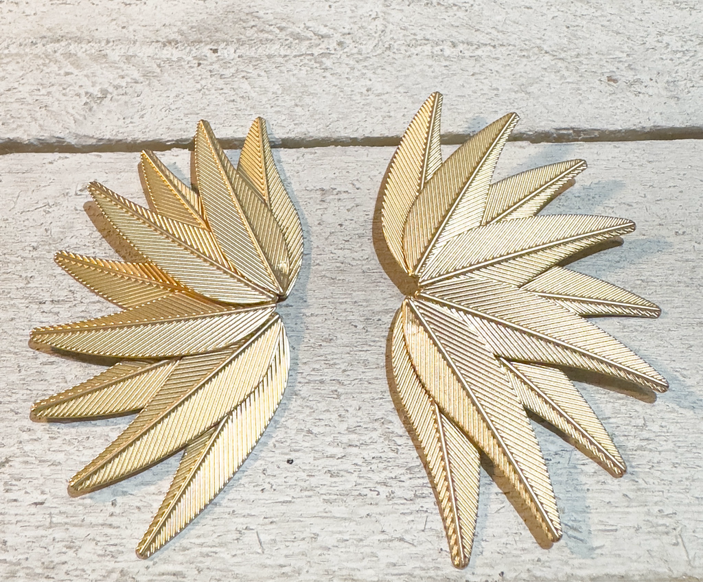 Pendientes nueve hojas metal dorado