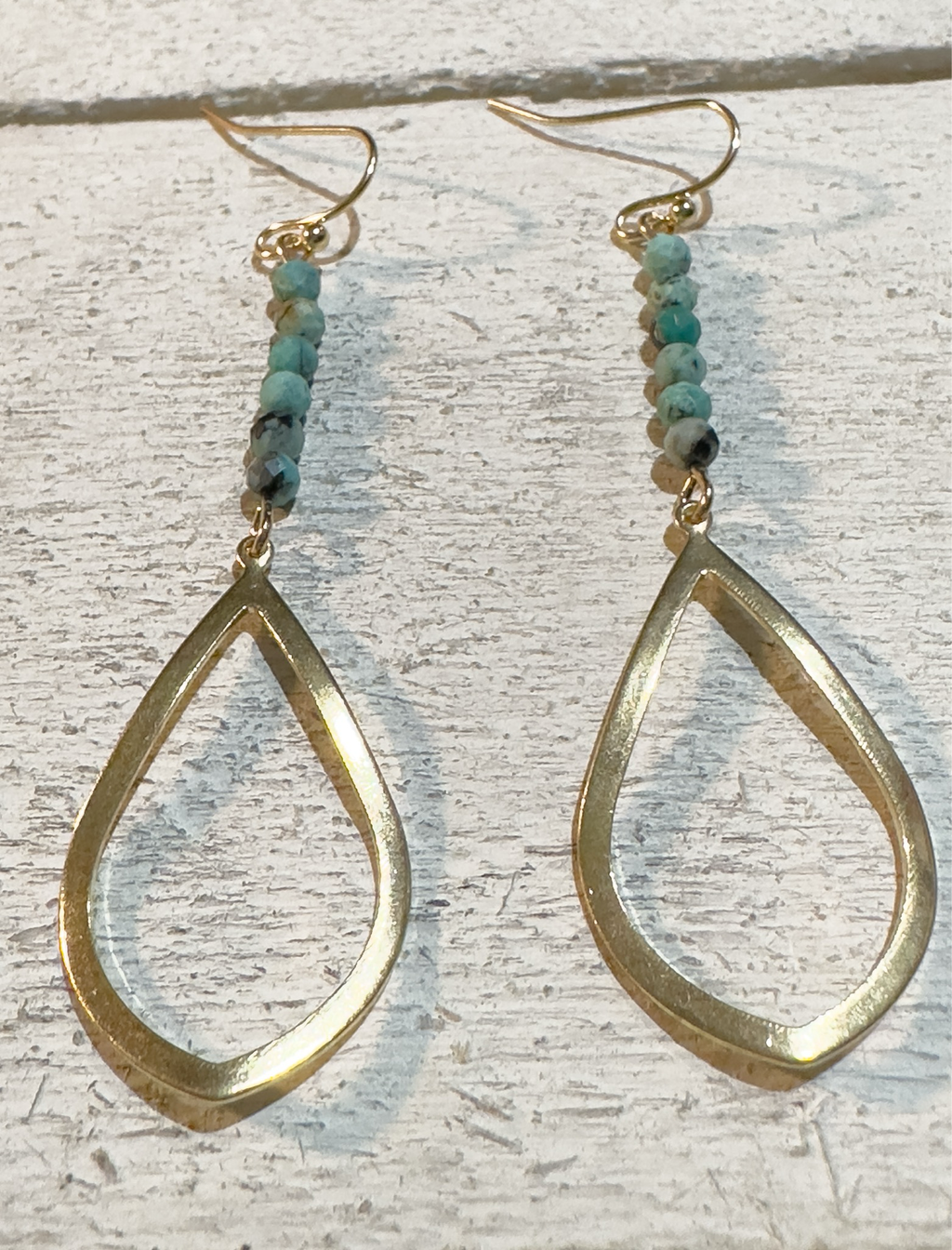 Pendientes boho gota dorada