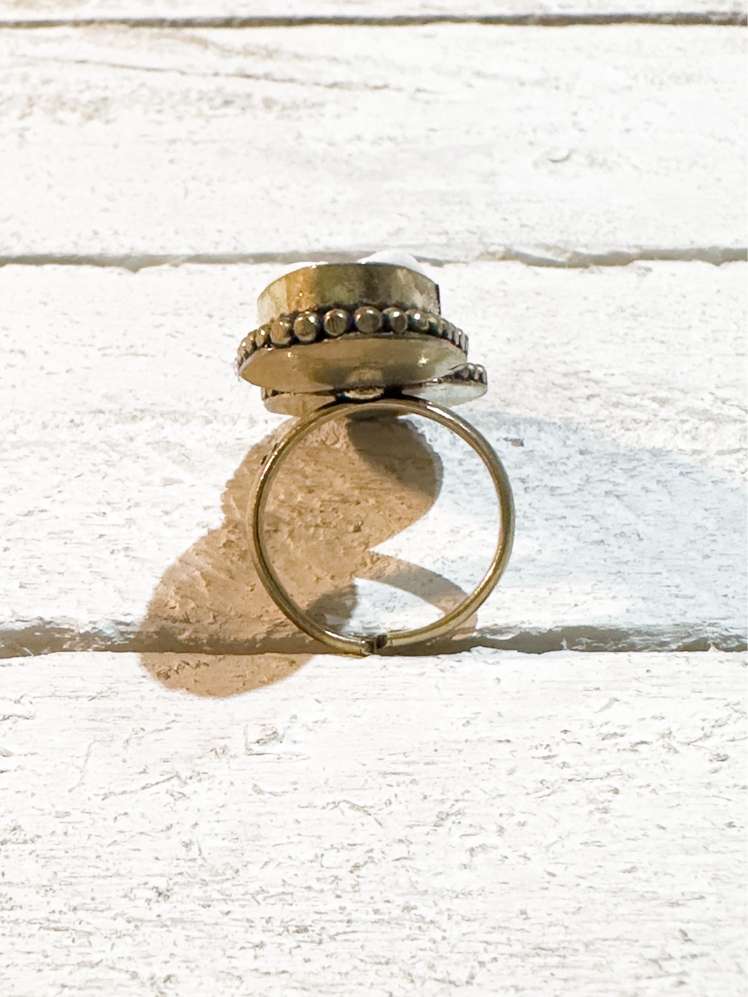 Anillo latón doble concha