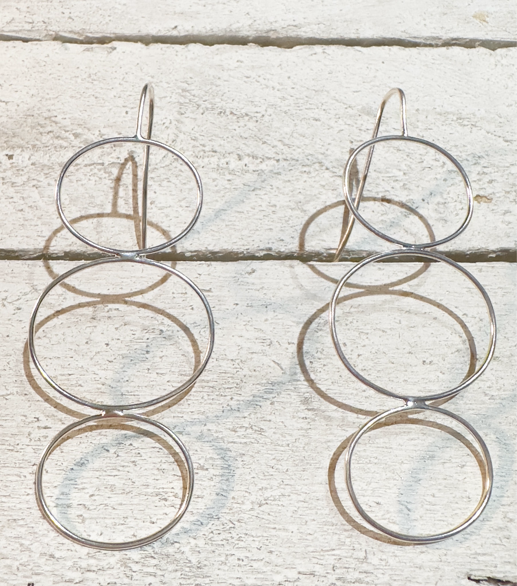 Pendientes triple aro rígido plateado