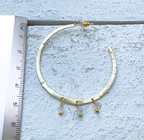 Pendientes aro dorado mate latón piedras cristal