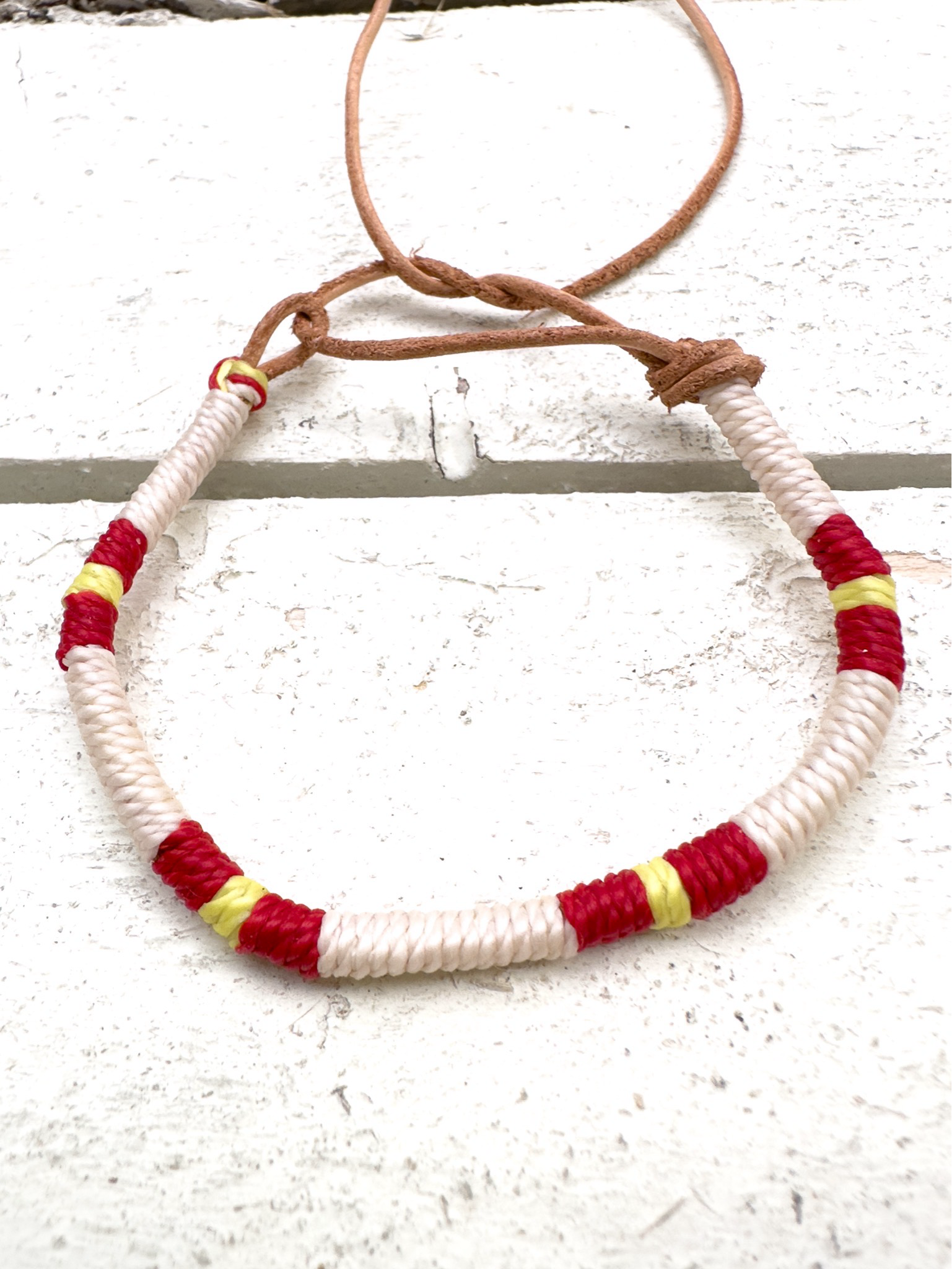 Pulsera cuero bandera