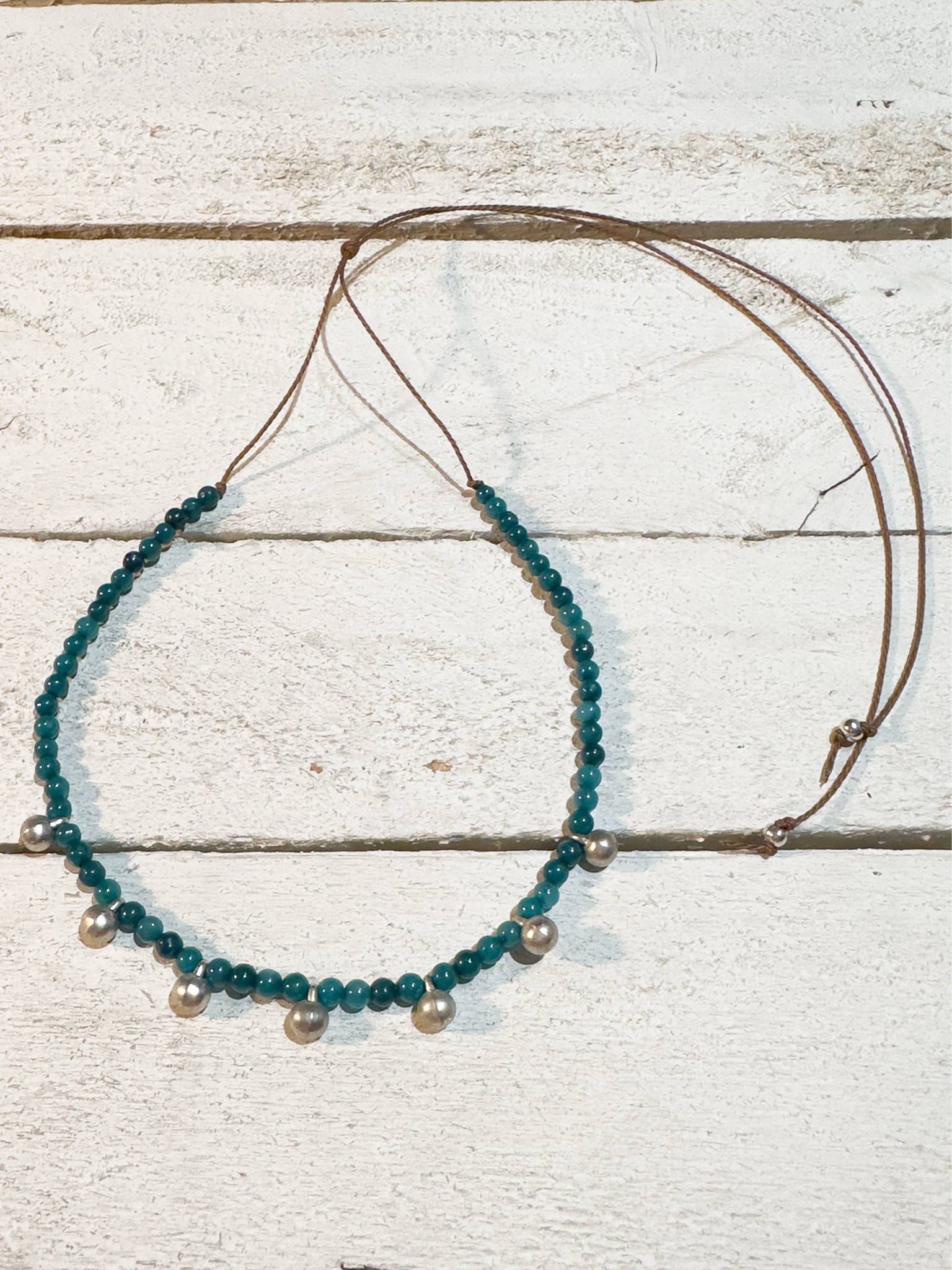 Gargantilla piedras plomo bolitas plateadas