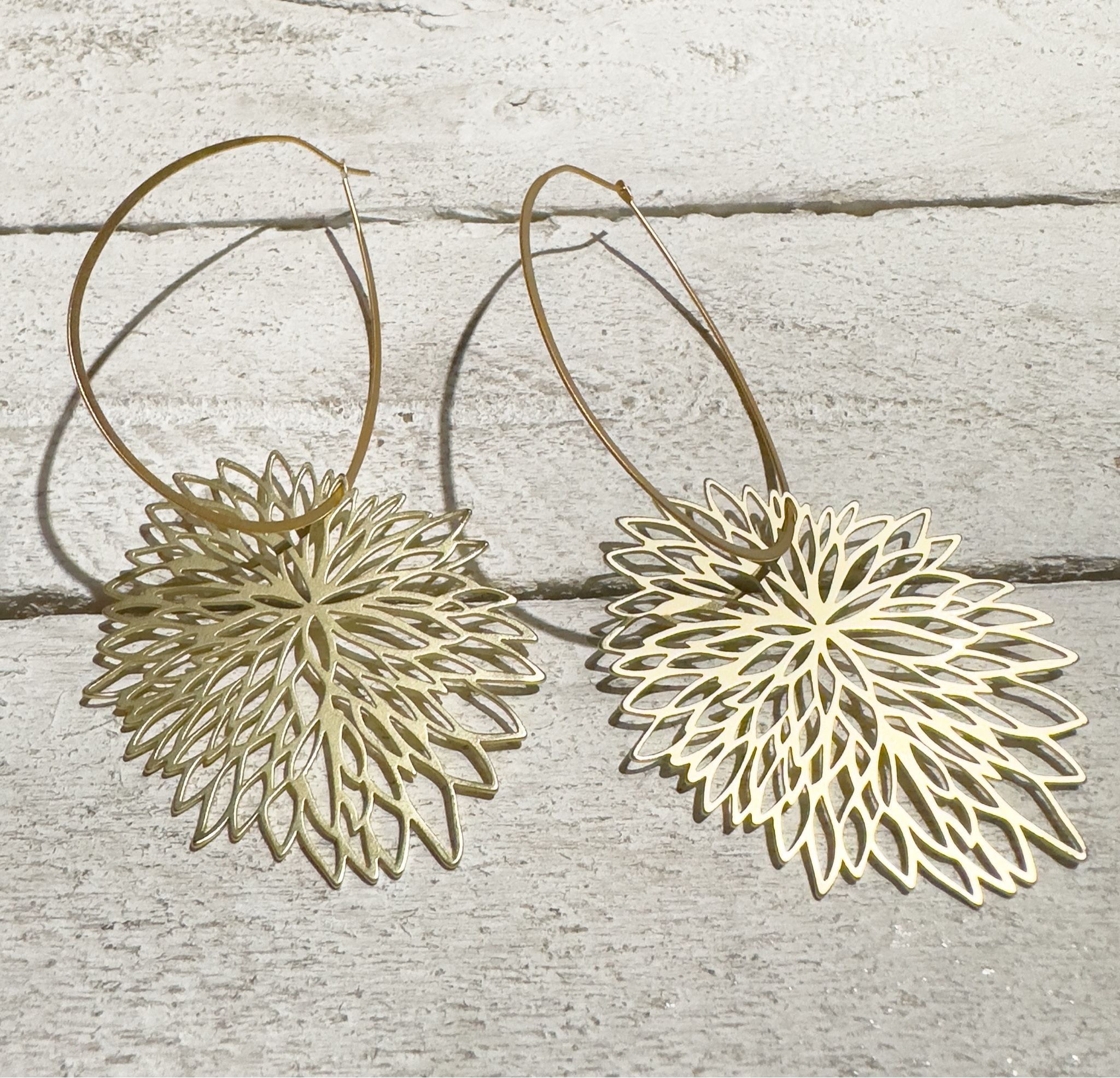 Pendientes aro ovalado flor XL