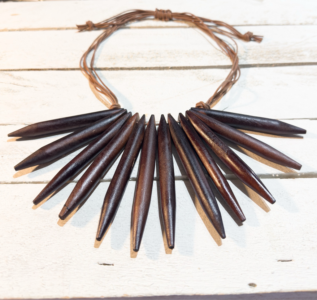 Gargantilla tribal madera