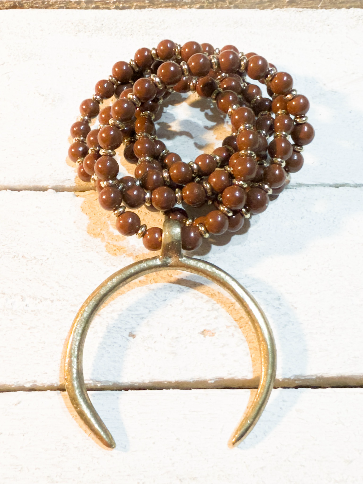Collar herradura marrón