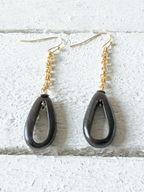Pendientes gota cadena dorada