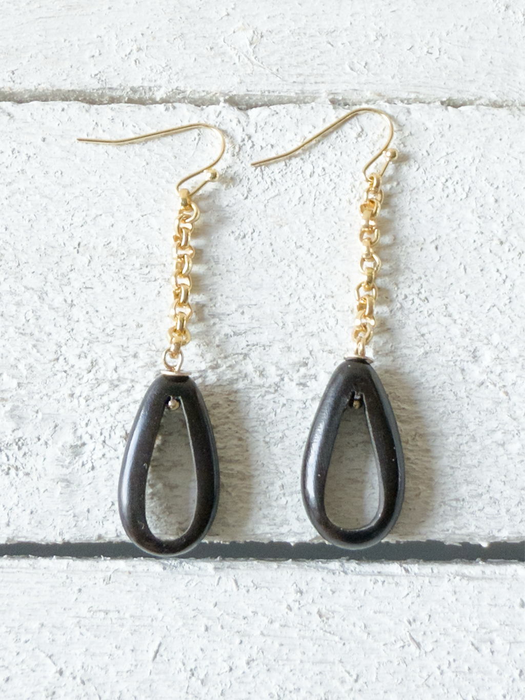 Pendientes gota cadena dorada