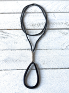 Collar gota negra y cuerda