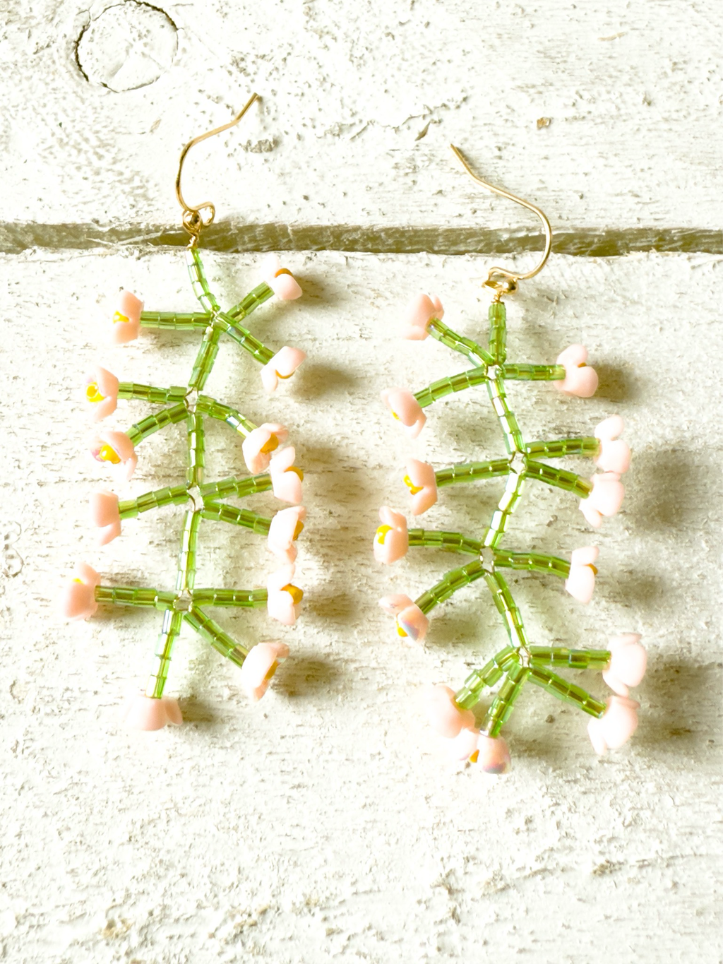 Pendientes flores abalorios rosa y verde