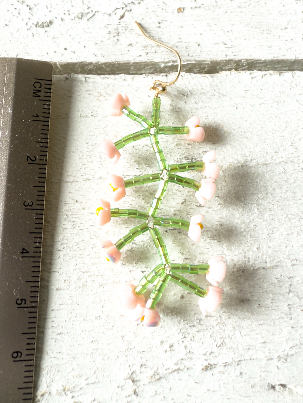 Pendientes flores abalorios rosa y verde