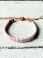 Pulsera cuero plano rosa