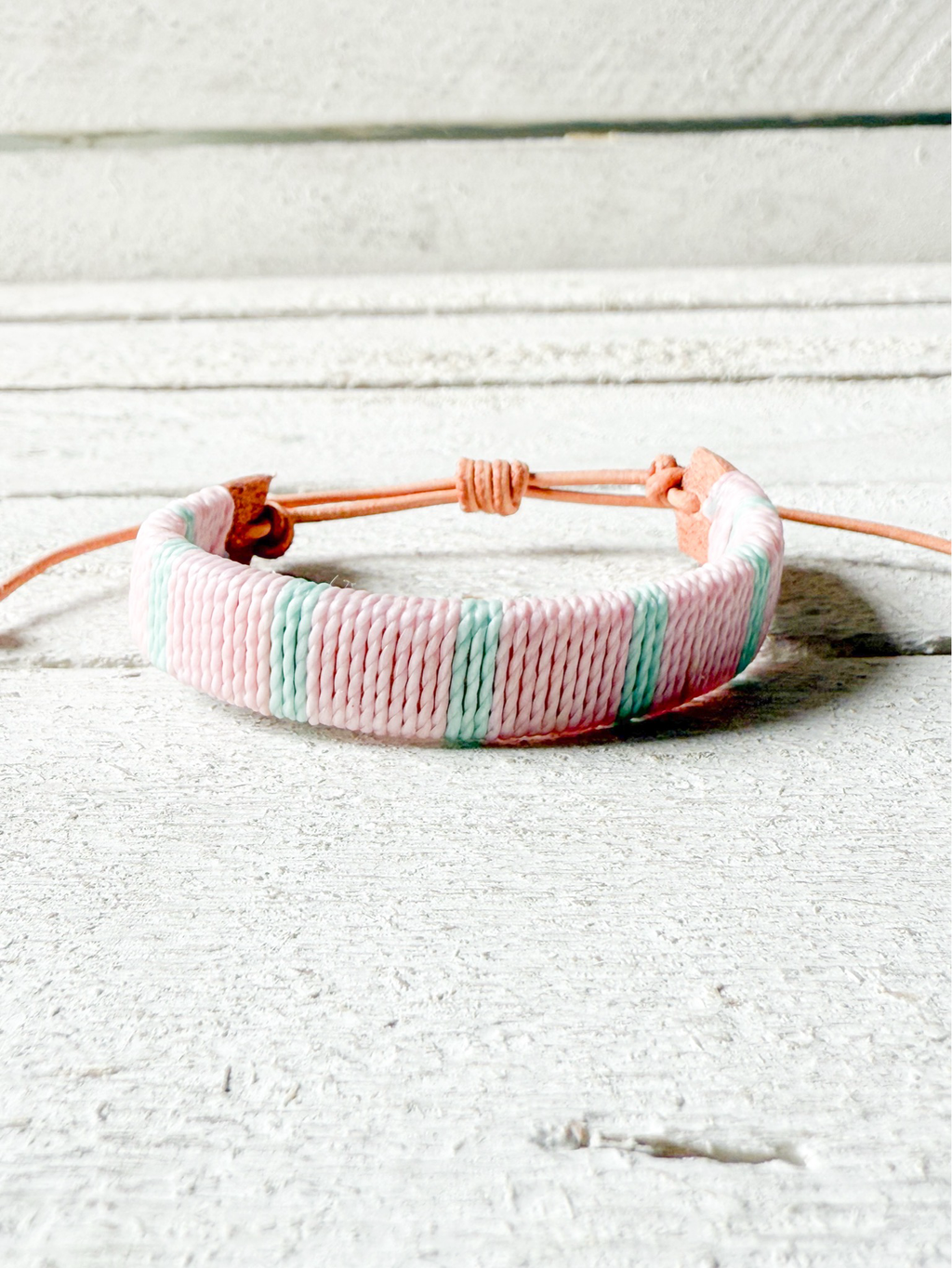 Pulsera ancha cuero rosa/agua
