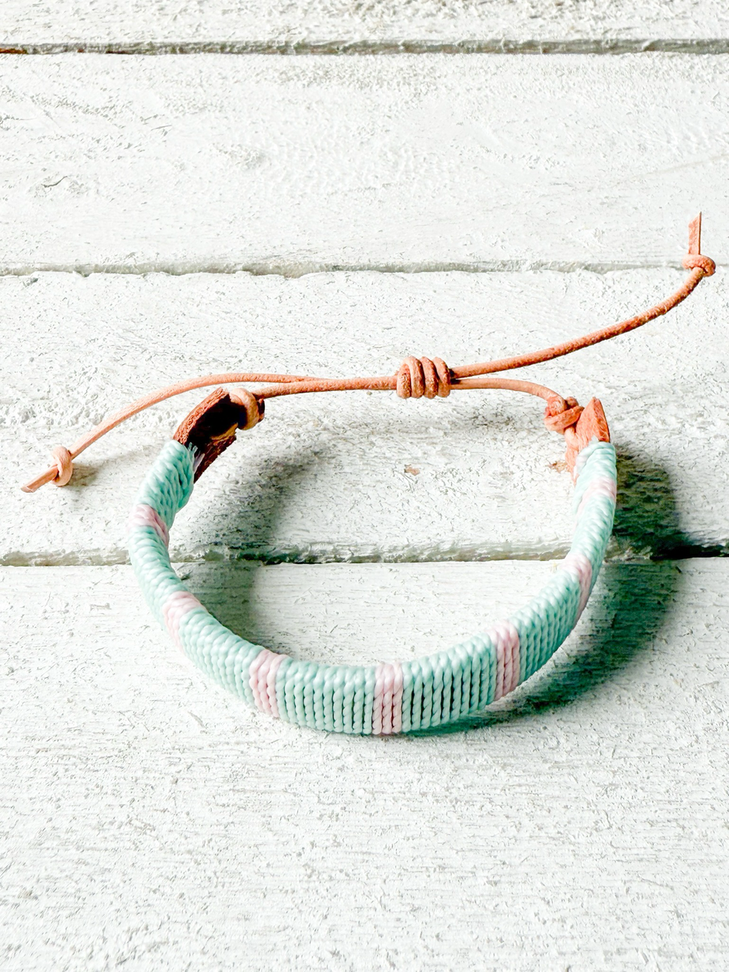 Pulsera ancha cuero agua/rosa