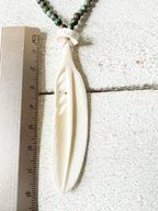 Collar pluma hueso boho