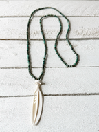 Collar pluma hueso boho