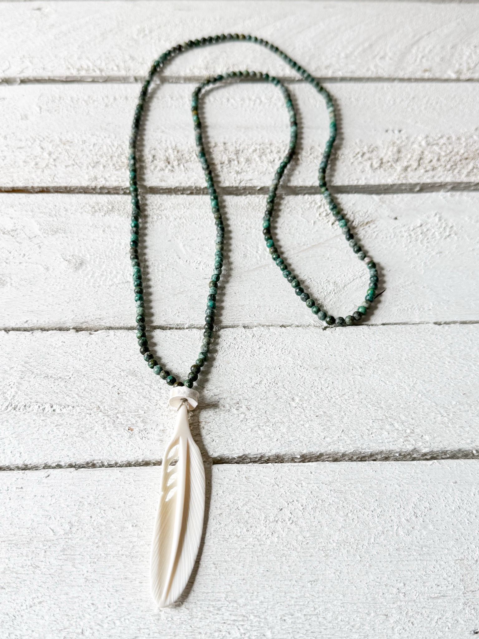 Collar pluma hueso boho